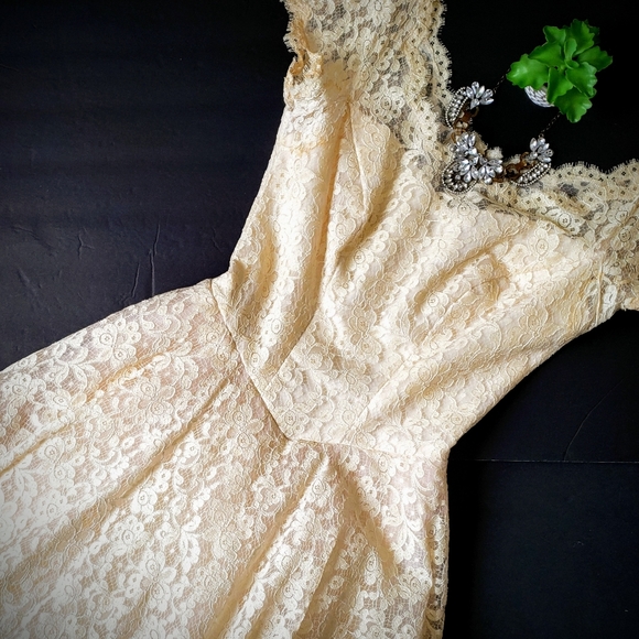 William Cahill Vintage 50s Ivory Lace Short Sleeve Tea Length Midi Wedding Dress - Picture 2 of 12